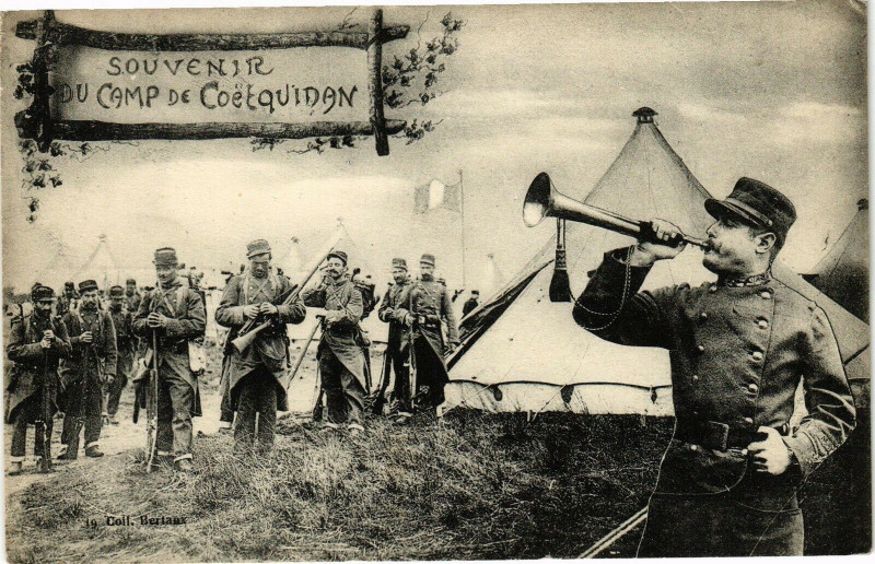 Carte postale ancienne Souvenir du Camp de Coetquidan