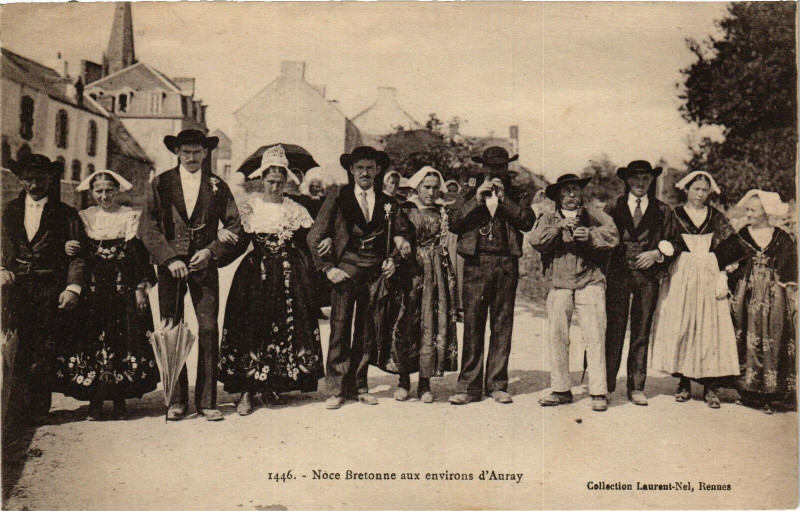 Carte postale ancienne Noce Bretonne aux Env. d'Auray à Auray