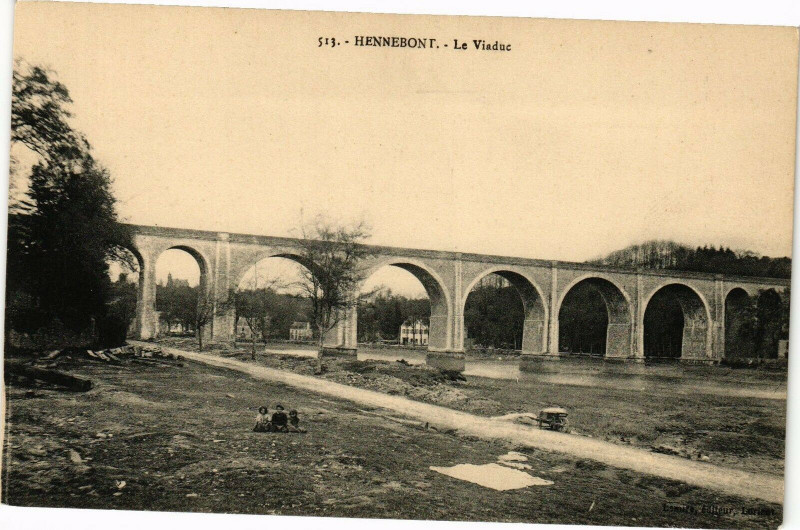 Carte postale ancienne Hennebont - La Viaduc à Hennebont