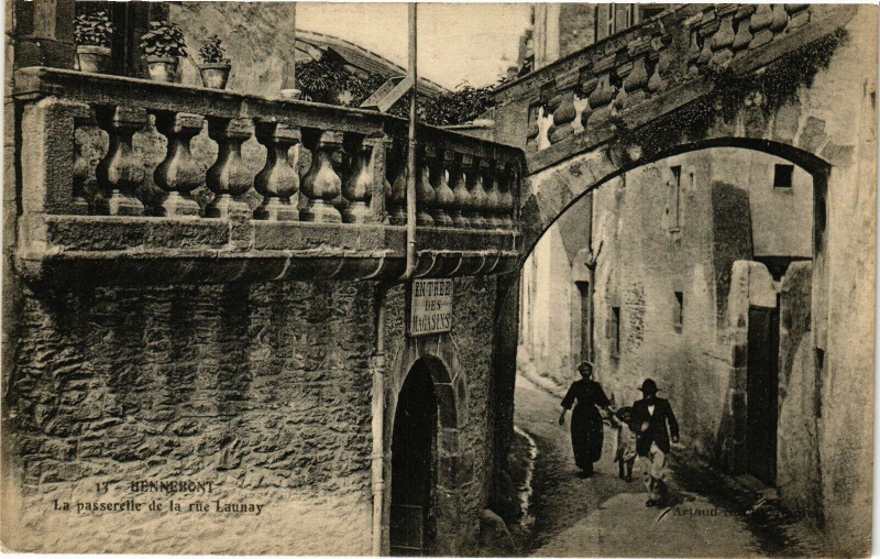 Carte postale ancienne Hennebont - Le passerelle de la rue Lannay à Hennebont
