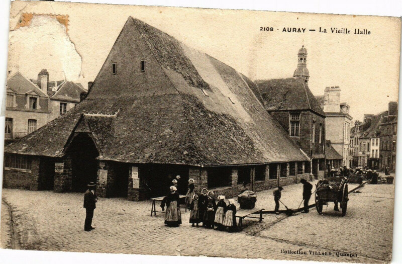 Carte postale ancienne Auray - La Vieille Halle à Auray