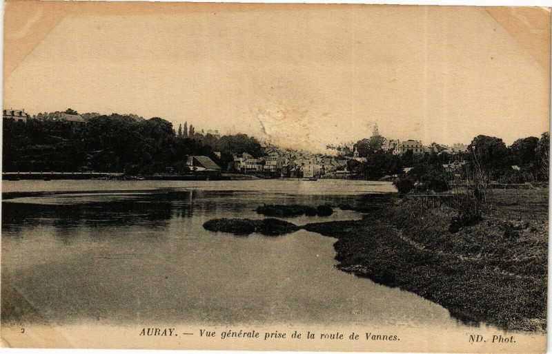 Carte postale ancienne Auray - Vue générale prise de la route de Vannes à Auray