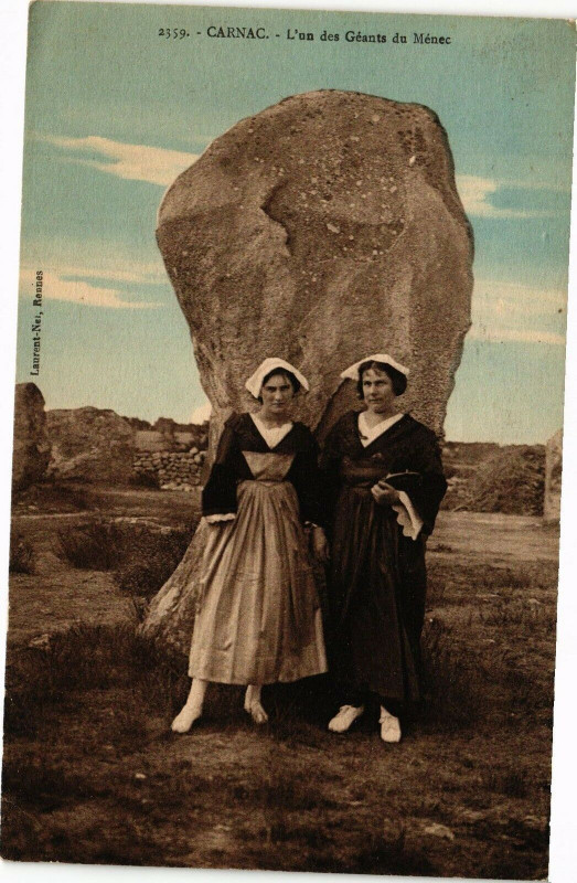 Carte postale ancienne Carnac - L'un des Geants du Menec à Carnac