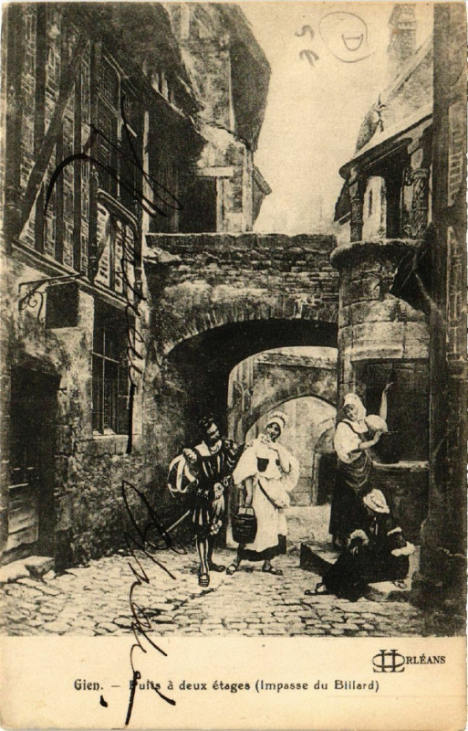 Carte postale ancienne Gien - Puits a deux étages - Impasse du Billard à Gien