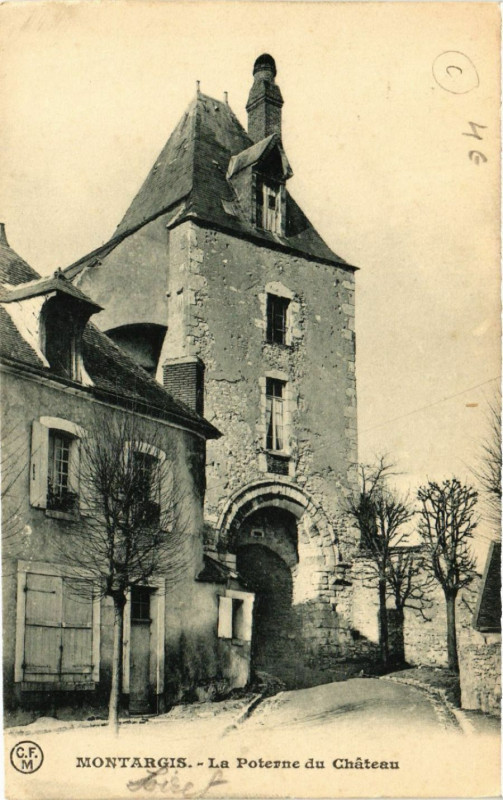 Carte postale ancienne Montargis - Rue sur l'Eau à Montargis