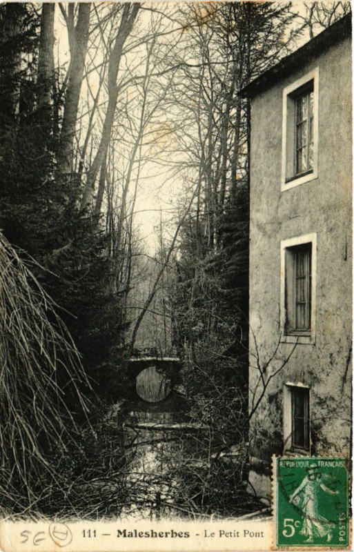 Carte postale ancienne Malesherbes - Le Petit Pont
