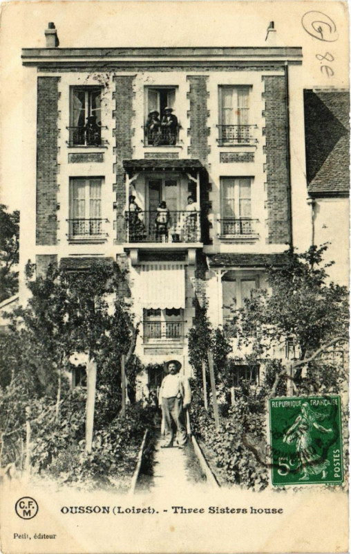 Carte postale ancienne Ousson - Thrée Sisters House
