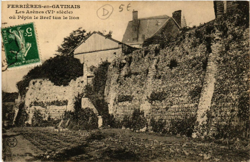 Carte postale ancienne Ferrieres-en-Gatinais - Les Arenes à Ferrières-en-Gâtinais