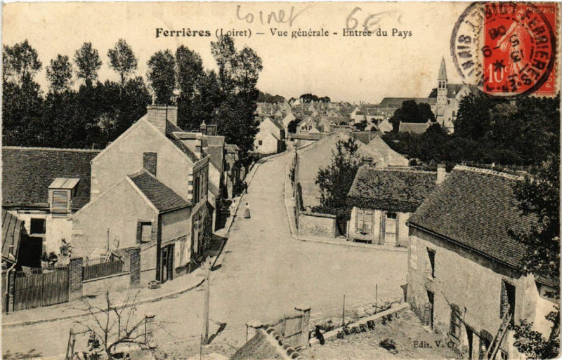 Carte postale ancienne Ferrieres - Ferrieres-en-Gatinais - Vue générale - Entrée du Pays à Ferrières-en-Gâtinais