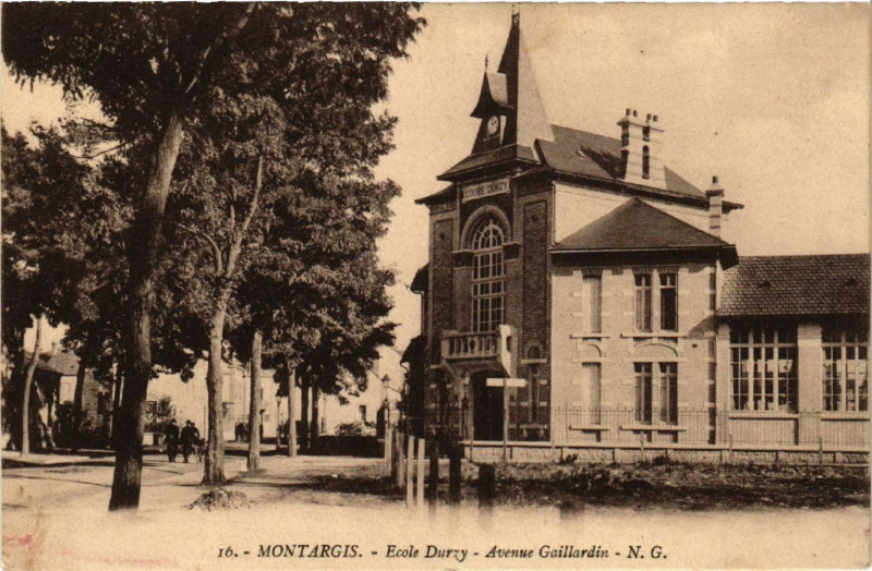 Carte postale ancienne Montargis - Ecole Durzy - Avenue Gaillardin à Montargis