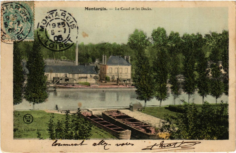 Carte postale ancienne Montargis - Le Canal et les Docks à Montargis