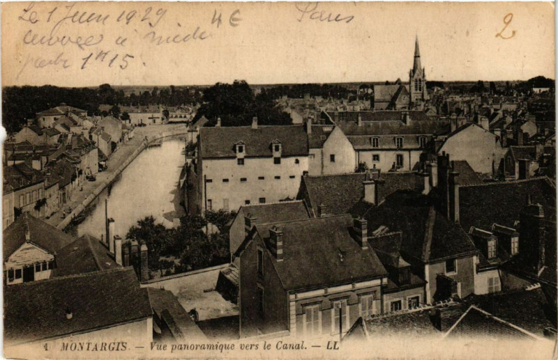 Carte postale ancienne Montargis - Vue Panoramique vers le Canal à Montargis
