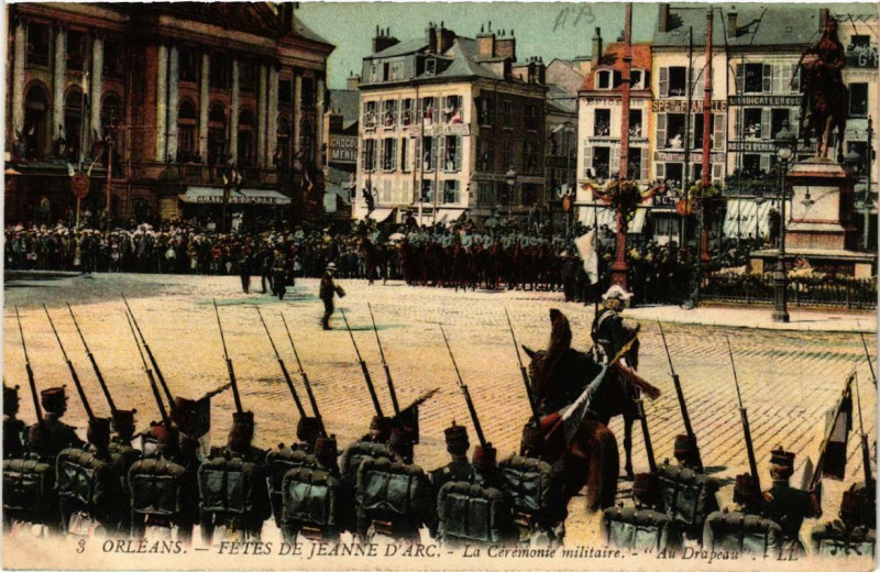 Carte postale ancienne Orleans Fete de Jeanne d'Arc La Cérémonie militaire à Orléans