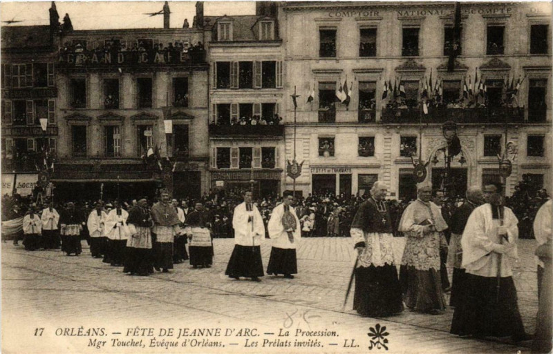 Carte postale ancienne Orleans Fete de Jeanne d'Arc La Procession Mgr Touchet à Orléans