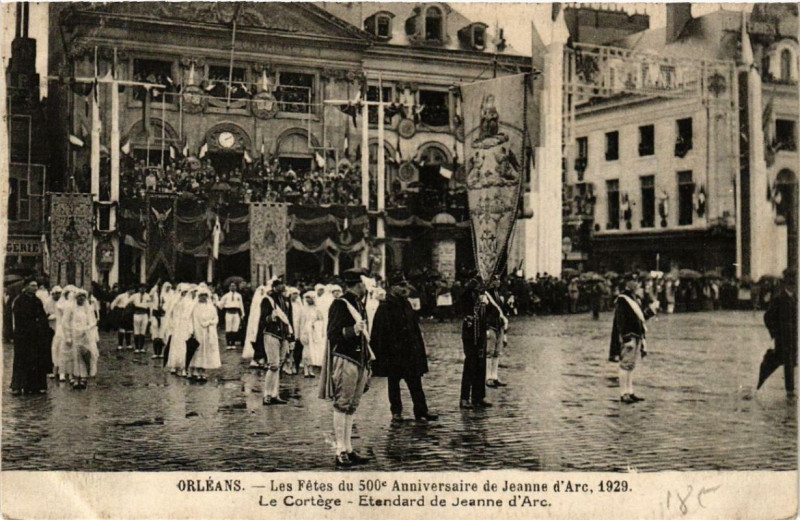 Carte postale ancienne Orleans Fetes de Jeanne d'Arc 1929 Le Cortege Etendard à Orléans