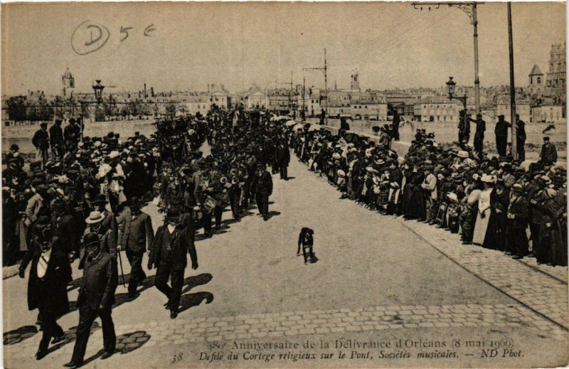 Carte postale ancienne Orleans Anniversaire de la Délivrance 1909 Défilé du Cortege à Orléans