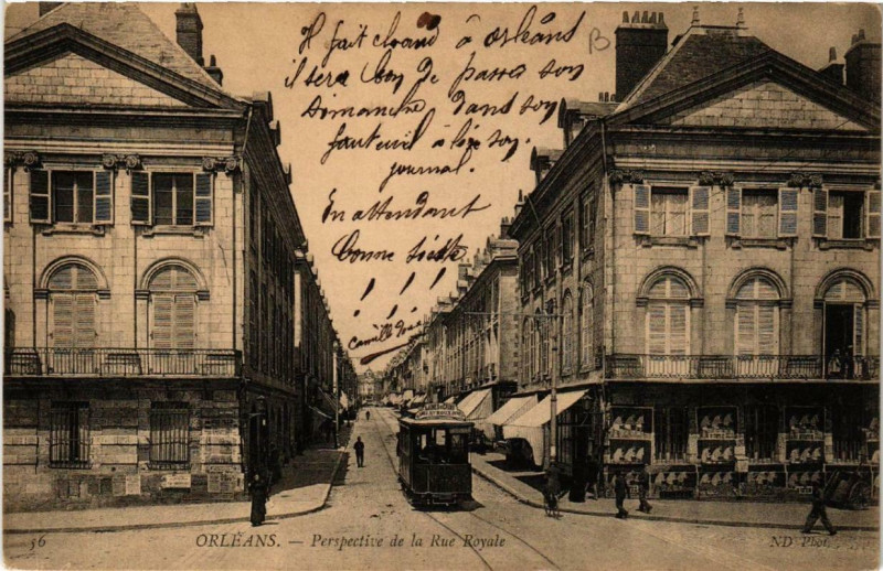 Carte postale ancienne Orleans Perspective de la Rue Royale à Orléans