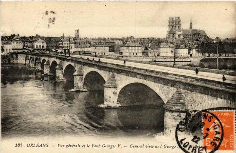 Carte postale ancienne Orleans Vue générale et le Pont Georges V à Orléans