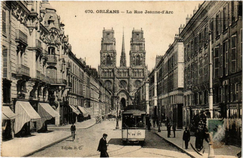 Carte postale ancienne Orleans La Rue Jeanne d'Arc à Orléans