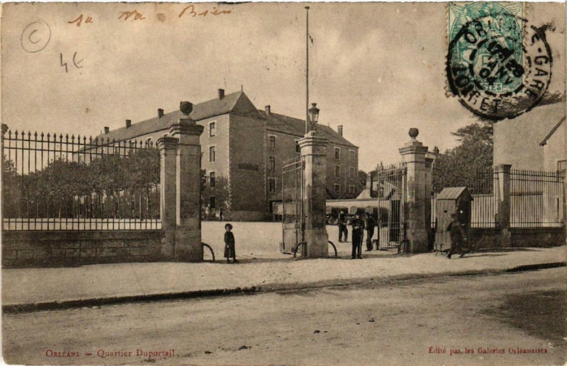 Carte postale ancienne Orleans Quartier Duportail à Orléans