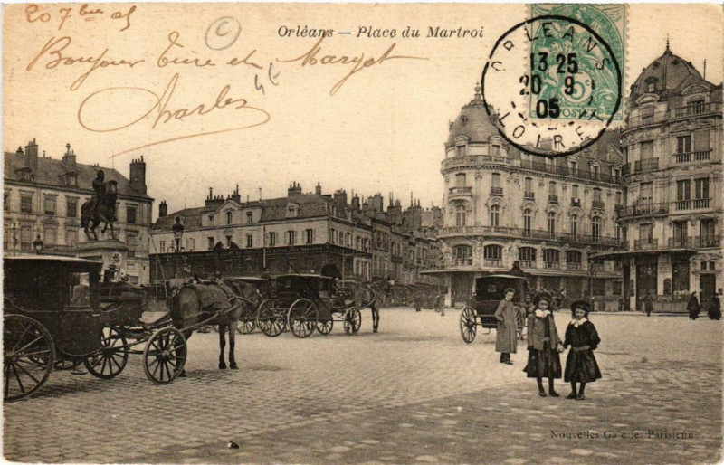 Carte postale ancienne Orleans Place du Martroi à Orléans