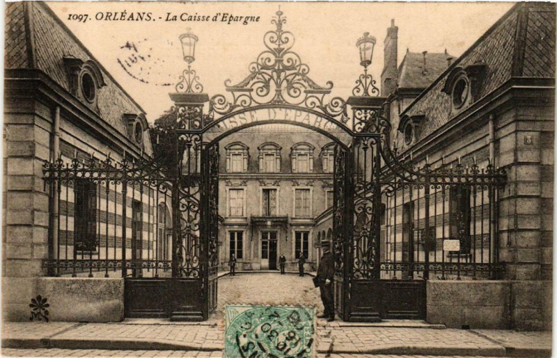 Carte postale ancienne Orleans La Caisse d'Epargne à Orléans