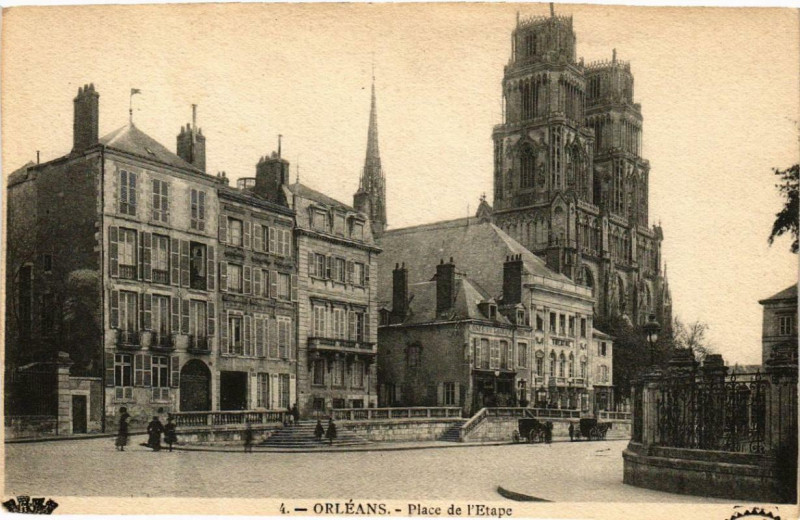 Carte postale ancienne Orleans Place de l'Etape à Orléans