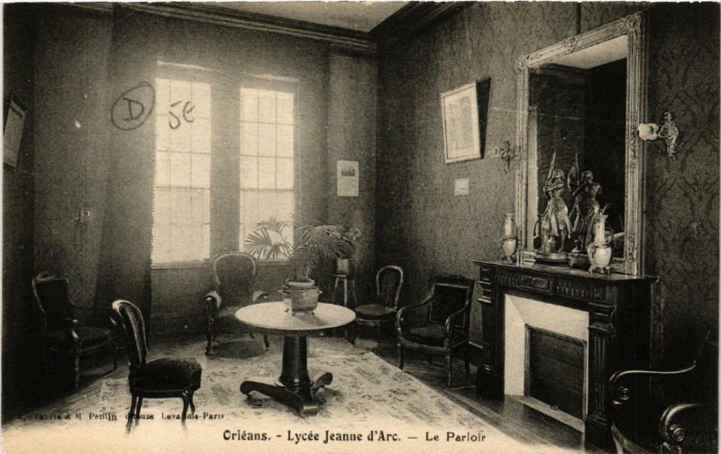 Carte postale ancienne Orleans Lycée Jeanne d'Arc Le Parloir à Orléans