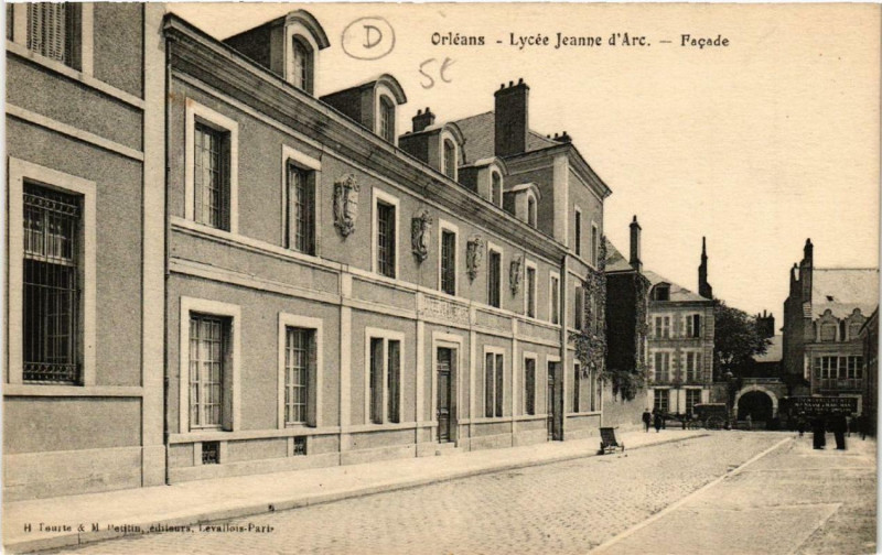 Carte postale ancienne Orleans Lycée Jeanne d'Arc Facade à Orléans