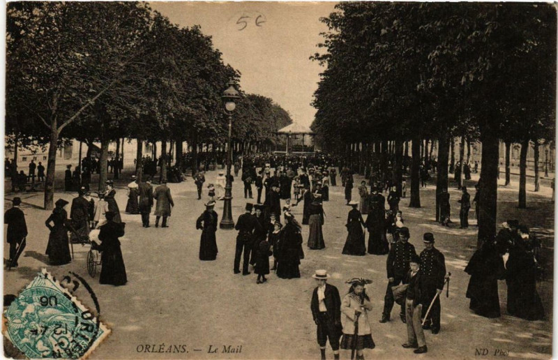 Carte postale ancienne Orleans Le Mail à Orléans