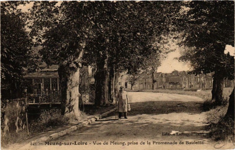 Carte postale ancienne Meung-sur-Loire Vue d eMeung prise de la Promenade de BAULEtte à Meung-sur-Loire