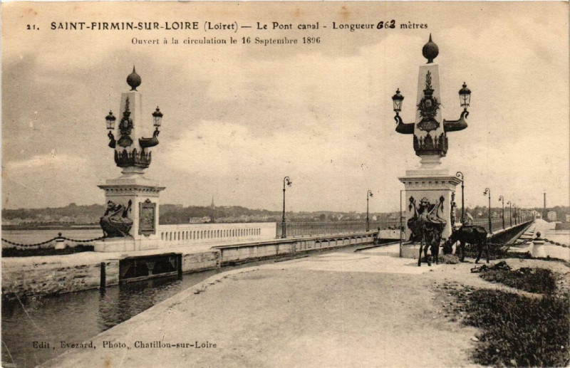 Carte postale ancienne Saint-Firmin-sur-Loire Le Pont canal à Saint-Firmin-sur-Loire