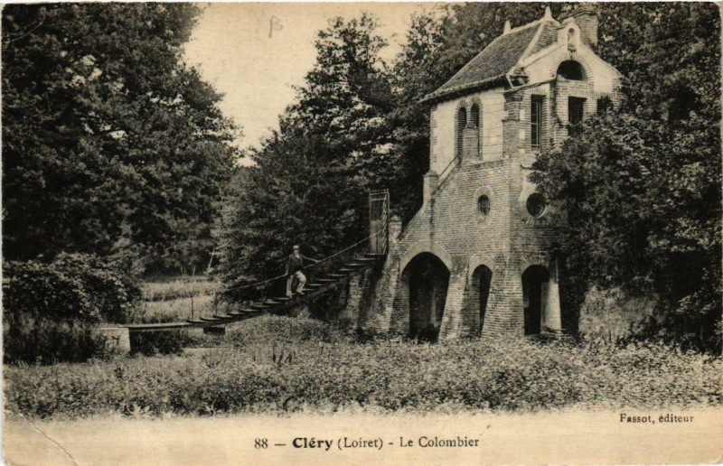 Carte postale ancienne Clery Le Colombier