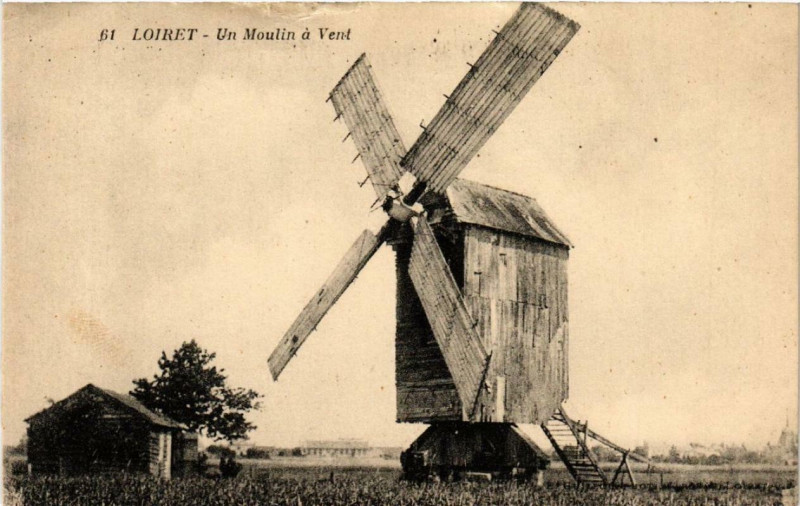 Carte postale ancienne Loiret Un moulin a vent