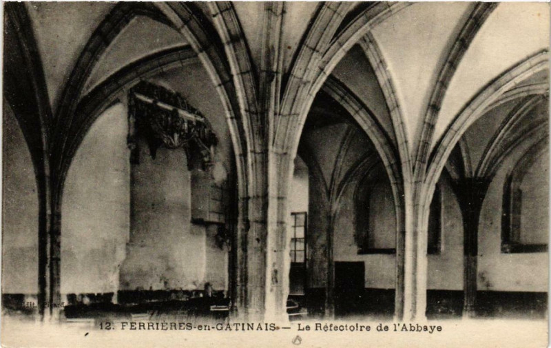 Carte postale ancienne Ferrieres-en-Gatinais Le Réfectoire de l'Abbaye à Ferrières-en-Gâtinais