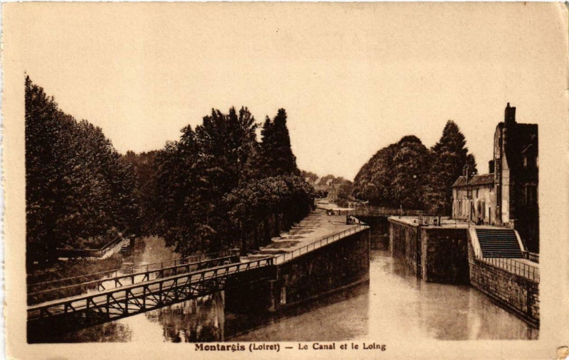 Carte postale ancienne Montargis Le Canal et le Loing à Montargis