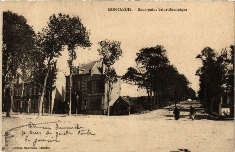 Carte postale ancienne Montargis Rond-point Saint-Dominique à Montargis