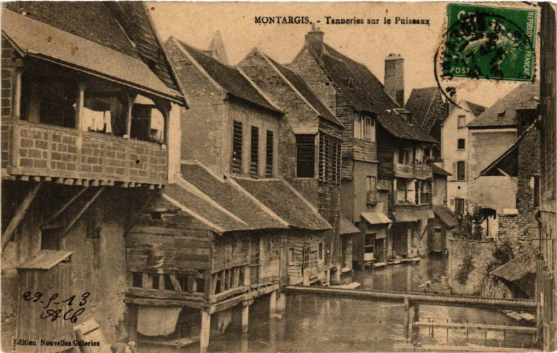 Carte postale ancienne Montargis Tanneries sur le Puiseauy à Montargis