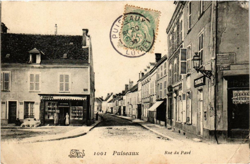 Carte postale ancienne Puiseaux Rue du Pavé à Puiseaux