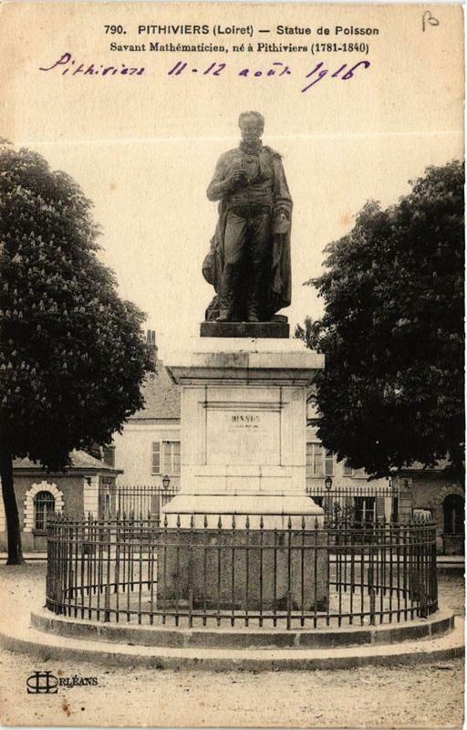 Carte postale ancienne Pithiviers Statue de Poisson Svant Mathématicien à Pithiviers