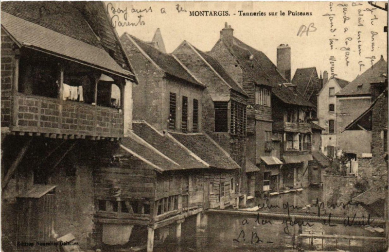 Carte postale ancienne Montargis Tanneries sur le Puiseauy à Montargis