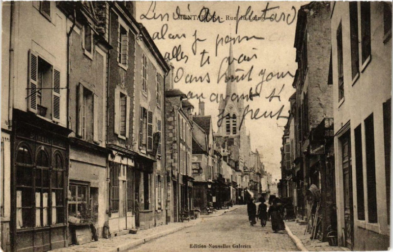Carte postale ancienne Montargis Rue du Loing à Montargis
