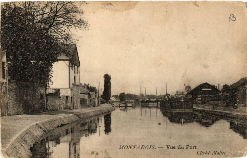 Carte postale ancienne Montargis Vue du Port à Montargis