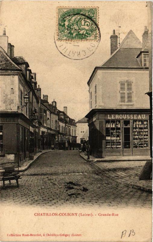 Carte postale ancienne Chatillon-Coligny Grande-Rue à Châtillon-Coligny