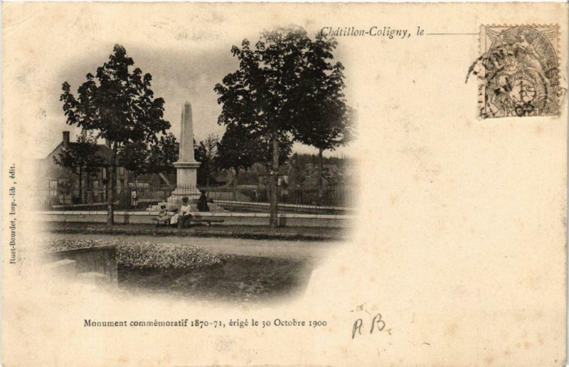 Carte postale ancienne Chatillon-Coligny Monument commemoratif à Châtillon-Coligny