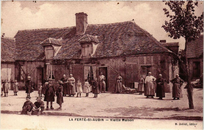 Carte postale ancienne La Ferte-Saint-Aubin Vieille Maison