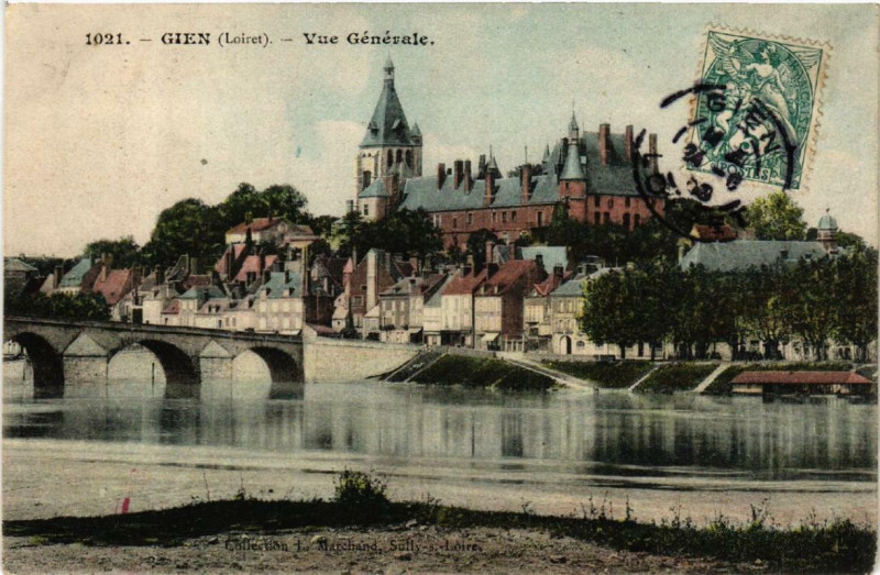 Carte postale ancienne Gien Vue générale à Gien