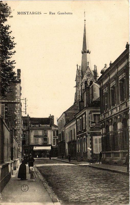 Carte postale ancienne Montargis Rue Gambetta à Montargis