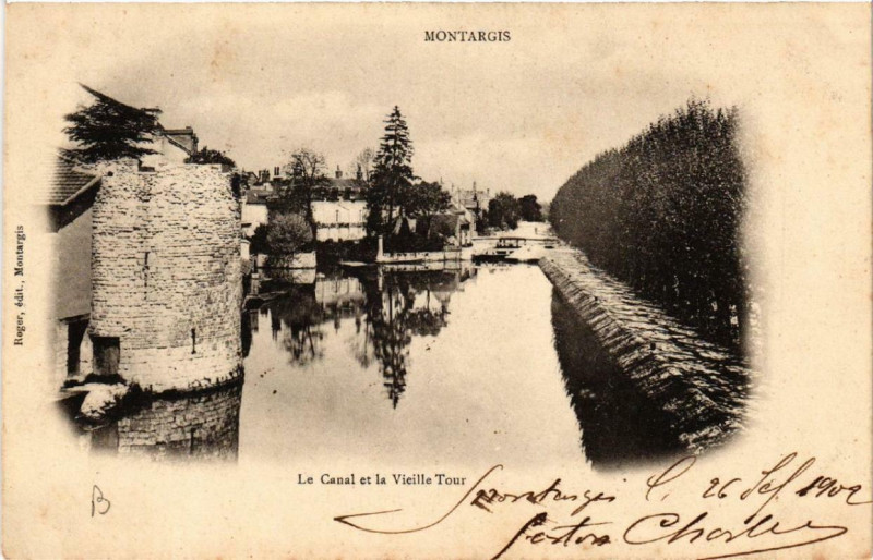 Carte postale ancienne Montargis Le Canal et la Vieille Tour à Montargis