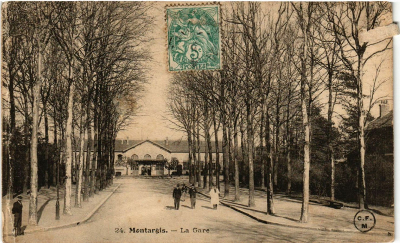 Carte postale ancienne Montargis - La Gare à Montargis